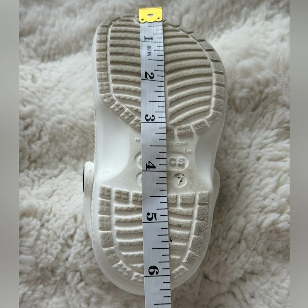 White Iconic CROCS Toddler Clogs - Cute Crocodile Detail , Comfy & Casual - 7C